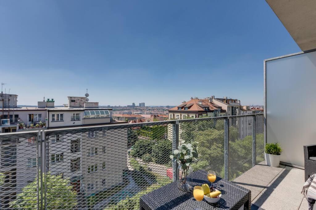 Jt'S Apartments Korunni Str. Прага Экстерьер фото