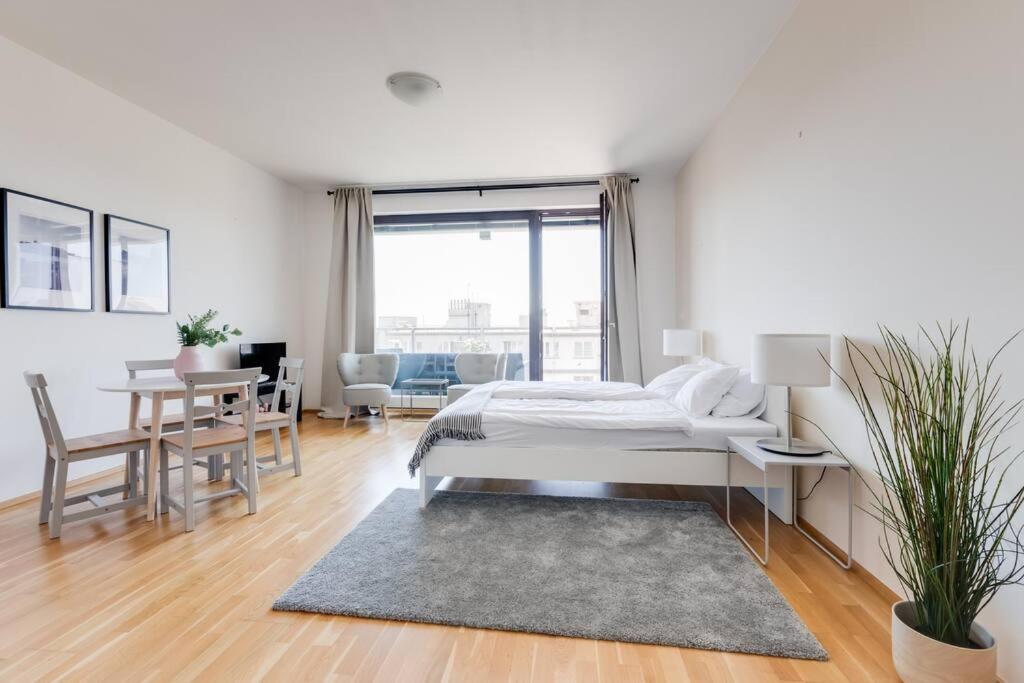 Jt'S Apartments Korunni Str. Прага Экстерьер фото