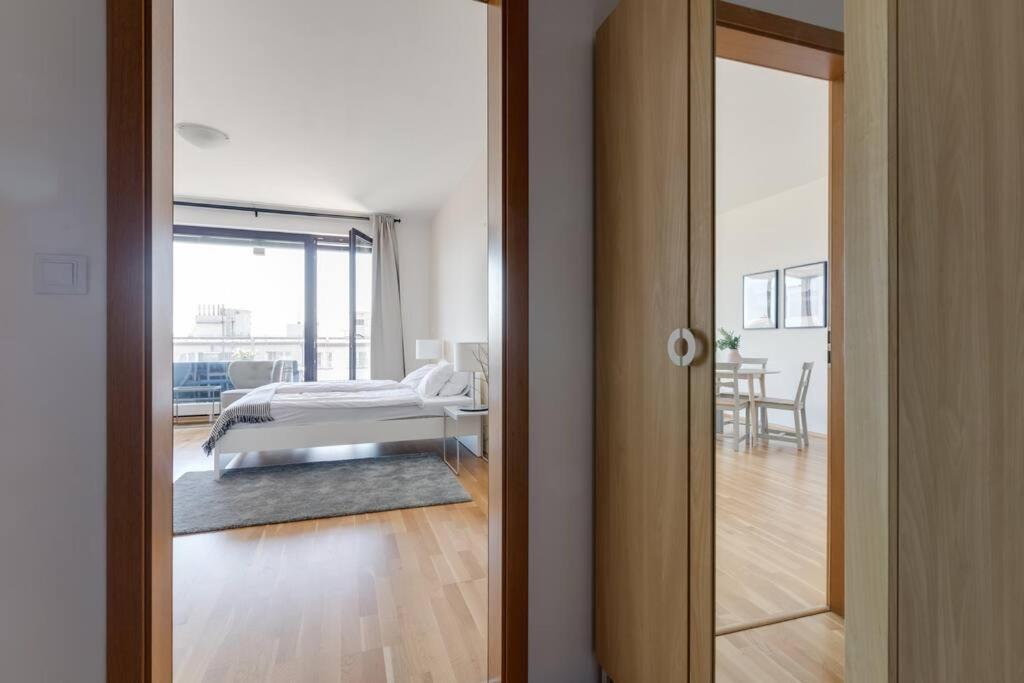 Jt'S Apartments Korunni Str. Прага Экстерьер фото